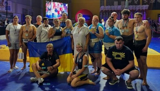 Українські спортсмени з сумо здобули 17 медалей на світовому чемпіонаті, що проходив у Польщі.